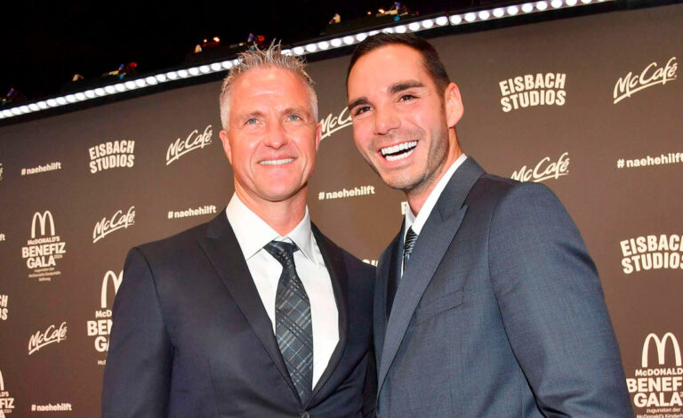 Ralf Schumacher, Étienne Bousquet-Cassagne, Sky, Ralf Schumacher boda, Ralf Schumacher Étienne, boda Saint-Tropez televisión, Sky serie documental, Ralf Schumacher Sky, Fórmula 1 Schumacher, Ralf Étienne Wir sagen Ja