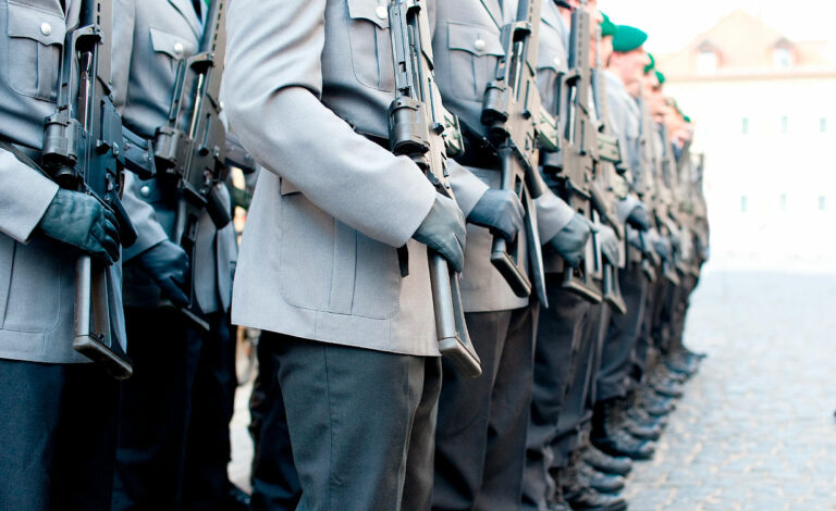 servicio militar, Bundeswehr, Wehrdienst, Wehrdienst Modernisierungsgesetz, Bundeswehr reclutamiento, ley servicio militar alemán, jóvenes alemanes exterior, musterung Alemania, Bedarfswehrpflicht, Alemania defensa rearmamento, servicio militar voluntario Alemania, Bundeswehr 2035 soldados