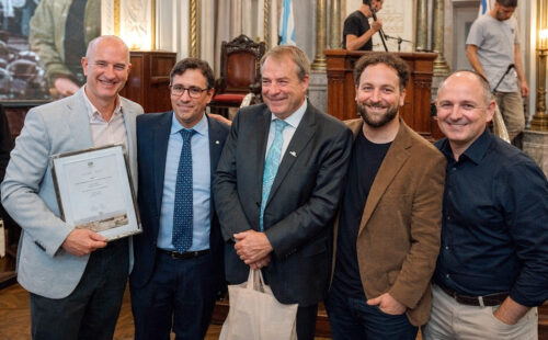Stiftung Verbundenheit, Gueto de Varsovia, Sinagoga de Rosario, Levantamiento Gueto de Varsovia Rosario 2026, Stiftung Verbundenheit Argentina memoria Shoá, DAIA Rosario conmemoración Shoá, Federico Luchtenberg comunidad alemana Argentina, Dieter Lamlé embajador Alemania Rosario, FAAG memoria holocausto Argentina, Nie wieder ist jetzt comunidad alemana