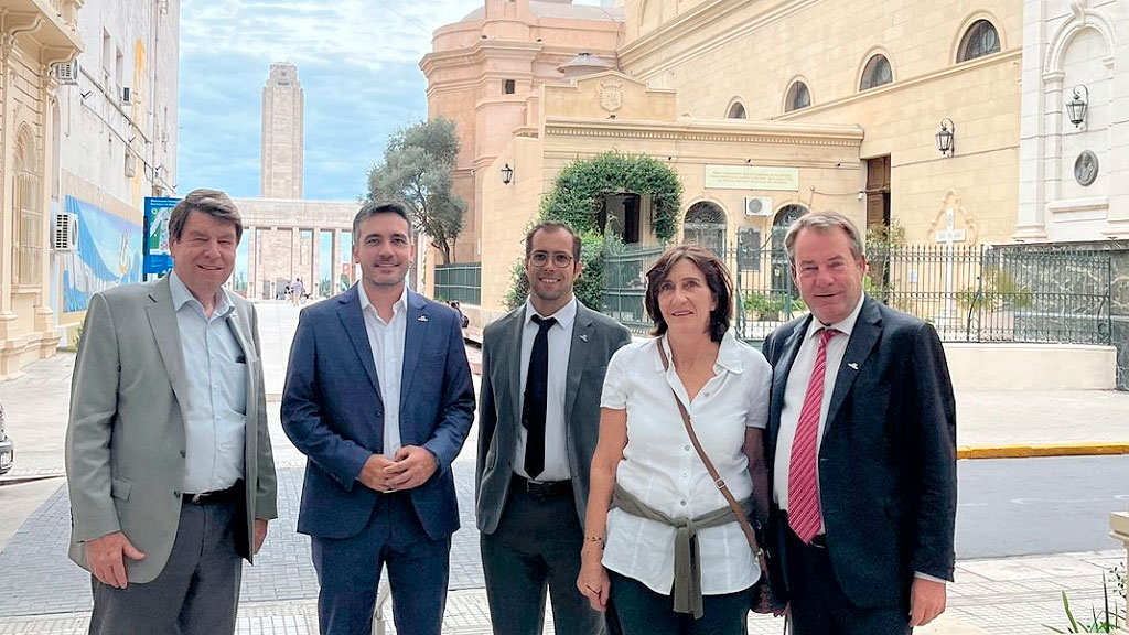 Stiftung Verbundenheit, Dieter Lamlé, FAAG, Stiftung Verbundenheit Rosario instituciones alemanas, Dieter Lamlé embajador Alemania Rosario, Escuela Goethe Rosario comunidad alemana, Club Alemán Rosario FAAG visita institucional, Bolsa de Comercio Rosario Alemania intercambio, CEABA Diaconía comunidad alemana Argentina, BMW Natalio Automotores Rosario Alemania