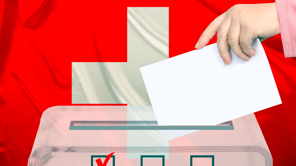 Suiza, democracia directa, consultas populares, votaciones populares, referéndums suizos, iniciativa popular Suiza, vacas con cuernos referéndum, Armin Capaul, IG Hornkuh, prohibición absenta Suiza, hada verde licor, cazas F/A-18 Meiringen, domingos sin autos Suiza, derecho matrimonial suizo 1985, historia política Suiza