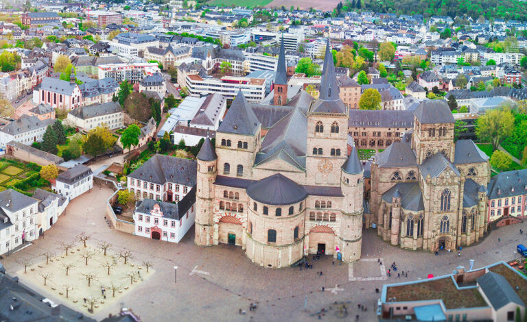 Tréveris, Roma del Norte, Río Mosela, Trier, Patrimonio UNESCO Alemania, Puerta Negra Porta Nigra, Valle del Mosela turismo, Augusta Treverorum, Basílica de Constantino, monumentos romanos Alemania, pueblos del Mosela, ciudad Karl Marx
