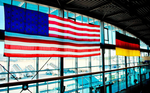Bases estadounidenses, Alemania, Pentágono, bases estadounidenses en Alemania, retiro de tropas estadounidenses, Trump Alemania, Friedrich Merz, Pete Hegseth Pentágono, base aérea de Ramstein, bases militares OTAN Alemania, presencia militar estadounidense en Europa, soldados estadounidenses en Alemania