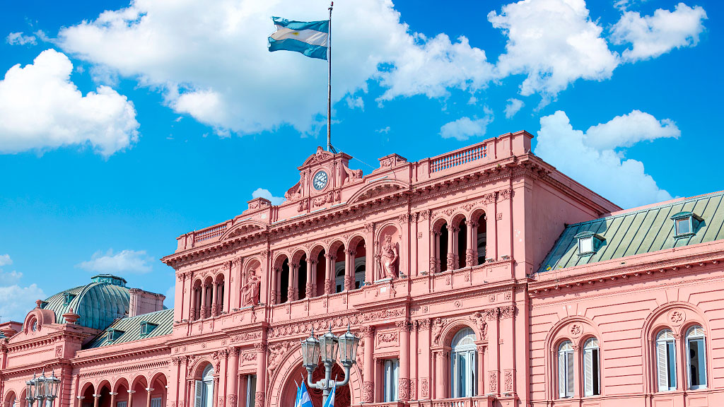 Vaca Muerta, Neuquén, Argentinien, Ölproduktion Argentinien, Neuquén Wirtschaftswachstum, Schieferöl Argentinien, Energieexporte Argentinien, Vaca Muerta Rekordproduktion, Neuquén Unternehmen, Erdöl Argentinien, Gasproduktion Neuquén, YPF Vaca Muerta, Argentinische Energieindustrie, Shale Oil Argentinien, Shale Gas Neuquén, Politikon Chaco, Wirtschaft Argentiniens, Energieboom Argentinien, Neuquén wächst stärker als alle anderen Provinzen, Vaca Muerta verändert Argentiniens Wirtschaft, Zwei Drittel des argentinischen Erdöls kommen aus Neuquén, Energieexporte treiben Argentiniens Handelsüberschuss, Neuquén bleibt einzige Provinz mit Unternehmenswachstum