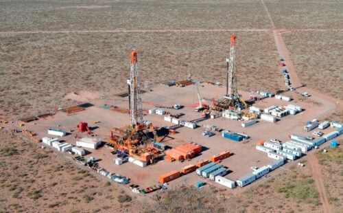 Vaca Muerta, Neuquén, Argentinien, Ölproduktion Argentinien, Neuquén Wirtschaftswachstum, Schieferöl Argentinien, Energieexporte Argentinien, Vaca Muerta Rekordproduktion, Neuquén Unternehmen, Erdöl Argentinien, Gasproduktion Neuquén, YPF Vaca Muerta, Argentinische Energieindustrie, Shale Oil Argentinien, Shale Gas Neuquén, Politikon Chaco, Wirtschaft Argentiniens, Energieboom Argentinien, Neuquén wächst stärker als alle anderen Provinzen, Vaca Muerta verändert Argentiniens Wirtschaft, Zwei Drittel des argentinischen Erdöls kommen aus Neuquén, Energieexporte treiben Argentiniens Handelsüberschuss, Neuquén bleibt einzige Provinz mit Unternehmenswachstum