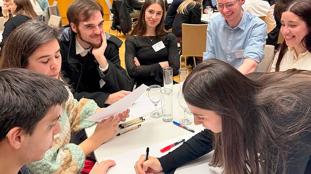 Embajada de Alemania, FAAG, Stiftung Verbundenheit, Comunidad argentino-alemana, Jóvenes argentino-germanos, instituciones argentino-alemanas, encuentro federal de jóvenes, colectividad alemana en Argentina, relaciones argentino-germanas, juventud argentino-germana, AHK Argentina, comunidad germana en Argentina, participación juvenil, intercambio institucional, Buenos Aires comunidad alemana