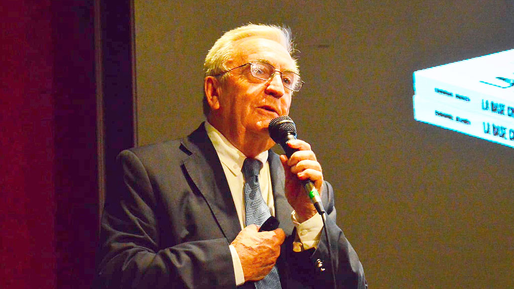 Daniel Baum, base china en Neuquén, Feria del Libro de Buenos Aires, Estación de Espacio Profundo, déficit comercial con China, Franja y Ruta de la Seda, CONAE, soberanía argentina