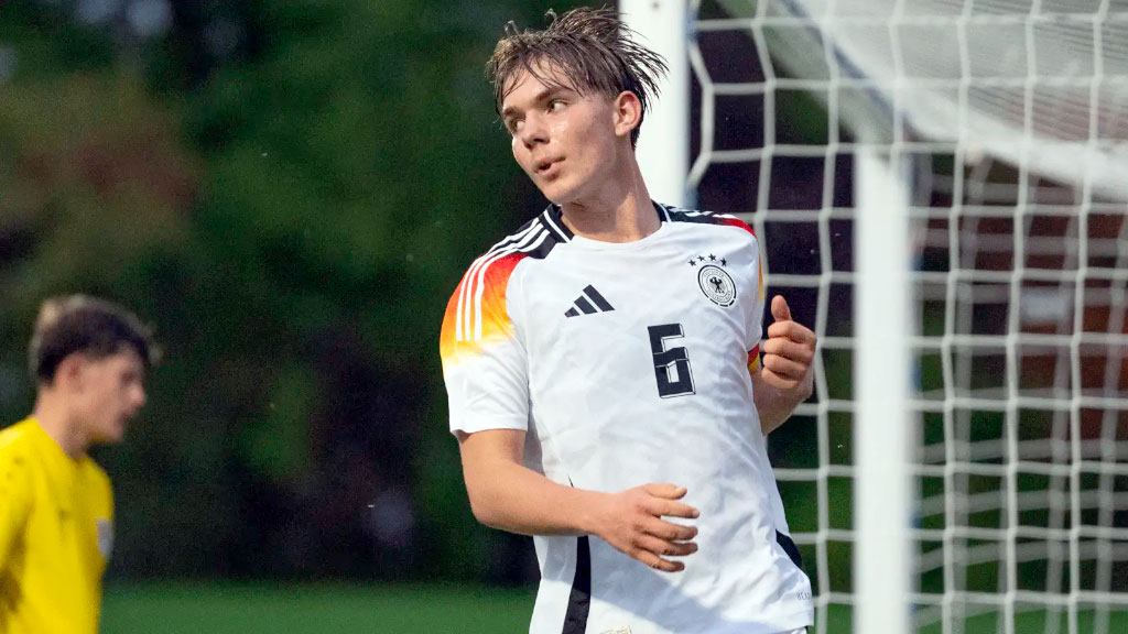 Kennet Eichhorn, Hertha Berlin, Fútbol alemán, Bayern Múnich, Borussia Dortmund, Liverpool FC, Manchester City, joven promesa alemana, fútbol alemán, 2. Bundesliga, Toni Kroos, talento alemán, mercado de pases europeo, Niko Kovac, Max Eberl, Bundesliga, quién es Kennet Eichhorn, la nueva joya del fútbol alemán, Bayern y Liverpool siguen a Kennet Eichhorn, el juvenil del Hertha que quiere Europa, Kennet Eichhorn comparado con Toni Kroos