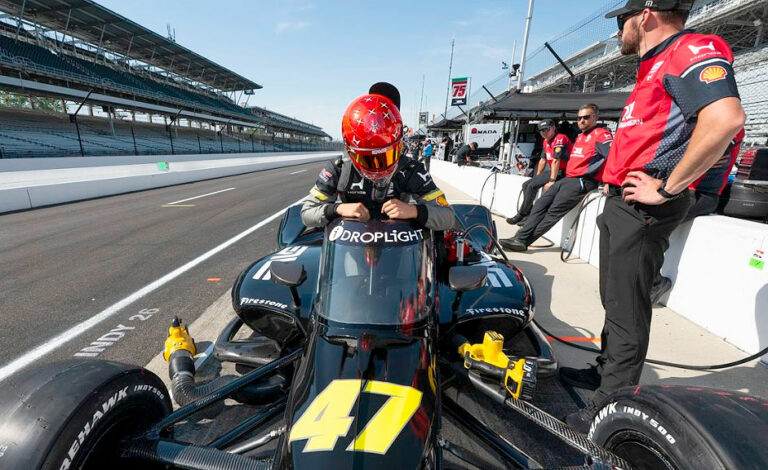 Mick Schumacher, IndyCar, Cadillac, Indy 500, debut Mick Schumacher Indianápolis, Rahal Letterman Lanigan Racing, 110ª edición Indy 500, Álex Palou pole, rookie Indianápolis 2026, Bobby Rahal, Takuma Sato, Michael Schumacher hijo IndyCar