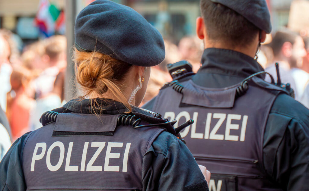 neonazis, Alemania, Fiscalía General Federal, operativo contra neonazis, Jung und Stark Alemania, Deutsche Jugend voran, extremismo de derecha Alemania, jóvenes neonazis Alemania, Stefanie Hubig extrema derecha, Fiscalía General Federal Alemania, ultraderecha juvenil Alemania, redadas neonazis Bundesländer, Letzte Verteidigungswelle