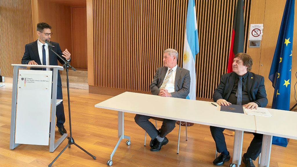 Embajada de Alemania, Premio Merck-CONICET, Innovación en Ciencias de la Salud, Daniel Salamone CONICET, Marcelo Ponte Merck Argentina, Peter Neven Embajada de Alemania, cooperación científica Argentina Alemania, inversión privada en ciencia, alianza público-privada salud, 95 años de Merck en Argentina, DAAD intercambio académico, ciencia argentina financiamiento