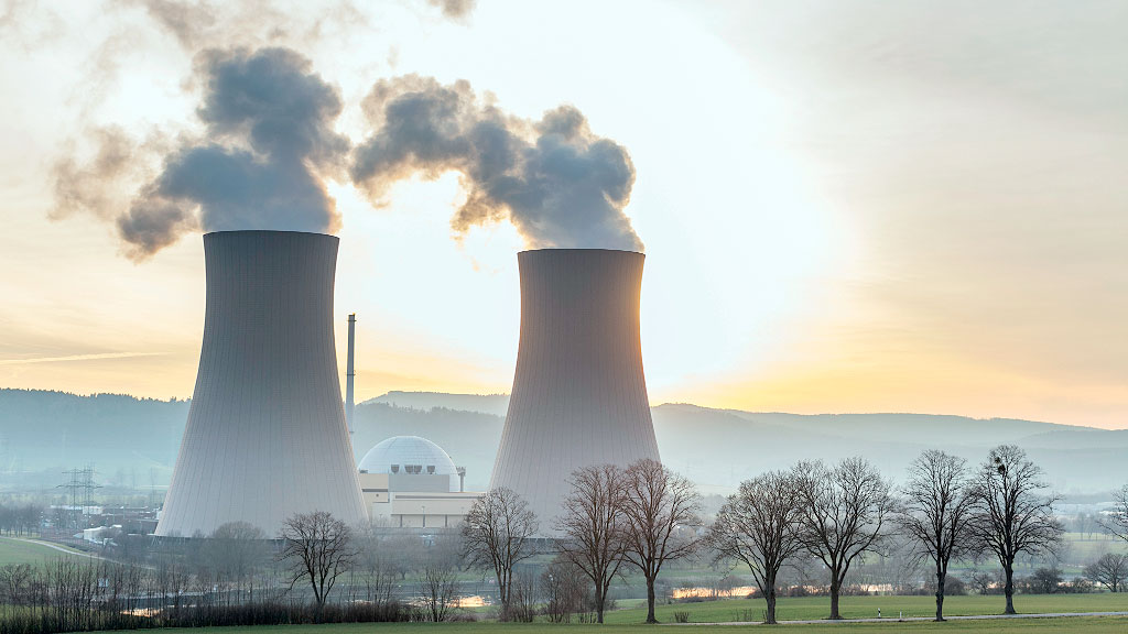 Alemania, electricidad, energías renovables, Transición energética, Energía eólica, Energía solar, Unión Europea, Precios de la electricidad, Energiewende, Red eléctrica, Almacenamiento energético, Baterías, Eurostat, precio de la electricidad en Alemania, electricidad en Alemania, tarifas eléctricas Alemania, energía renovable Alemania, energías renovables Alemania, transición energética alemana, Energiewende, energía eólica Alemania, energía solar Alemania, precio electricidad Unión Europea, mercado eléctrico europeo, almacenamiento de energía, baterías eléctricas Europa, red eléctrica alemana, generación eléctrica Alemania, impuestos electricidad Alemania, electricidad más cara de Europa, energía limpia Alemania, 1KOMMA5°, Ember energía, Eurostat electricidad, Por qué la electricidad sigue siendo tan cara en Alemania, Alemania lidera las energías renovables pero mantiene tarifas eléctricas elevadas, Cómo impactan los impuestos y la red eléctrica en el precio de la electricidad alemana