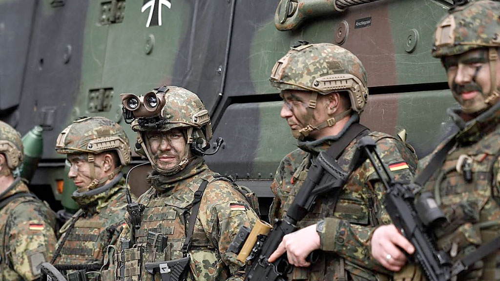 Bundeswehr, Alemania, Servicio militar, Ministerio de Defensa, OTAN, Defensa europea, Fuerzas Armadas, Reclutamiento, Seguridad europea, Rusia, Ucrania, Putin, autocracia rusa, Alemania aumenta el reclutamiento militar, cómo funciona el nuevo servicio militar alemán, Bundeswehr busca más soldados, Alemania podría volver al servicio militar obligatorio, reforma del servicio militar en Alemania