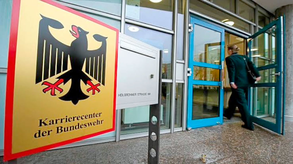 Bundeswehr, Alemania, Servicio militar, Ministerio de Defensa, OTAN, Defensa europea, Fuerzas Armadas, Reclutamiento, Seguridad europea, Rusia, Ucrania, Putin, autocracia rusa, Alemania aumenta el reclutamiento militar, cómo funciona el nuevo servicio militar alemán, Bundeswehr busca más soldados, Alemania podría volver al servicio militar obligatorio, reforma del servicio militar en Alemania