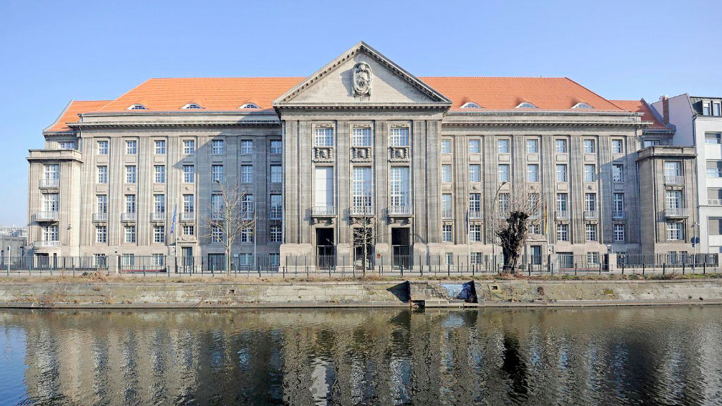 Bundeswehr, Alemania, Servicio militar, Ministerio de Defensa, OTAN, Defensa europea, Fuerzas Armadas, Reclutamiento, Seguridad europea, Rusia, Ucrania, Putin, autocracia rusa, Alemania aumenta el reclutamiento militar, cómo funciona el nuevo servicio militar alemán, Bundeswehr busca más soldados, Alemania podría volver al servicio militar obligatorio, reforma del servicio militar en Alemania