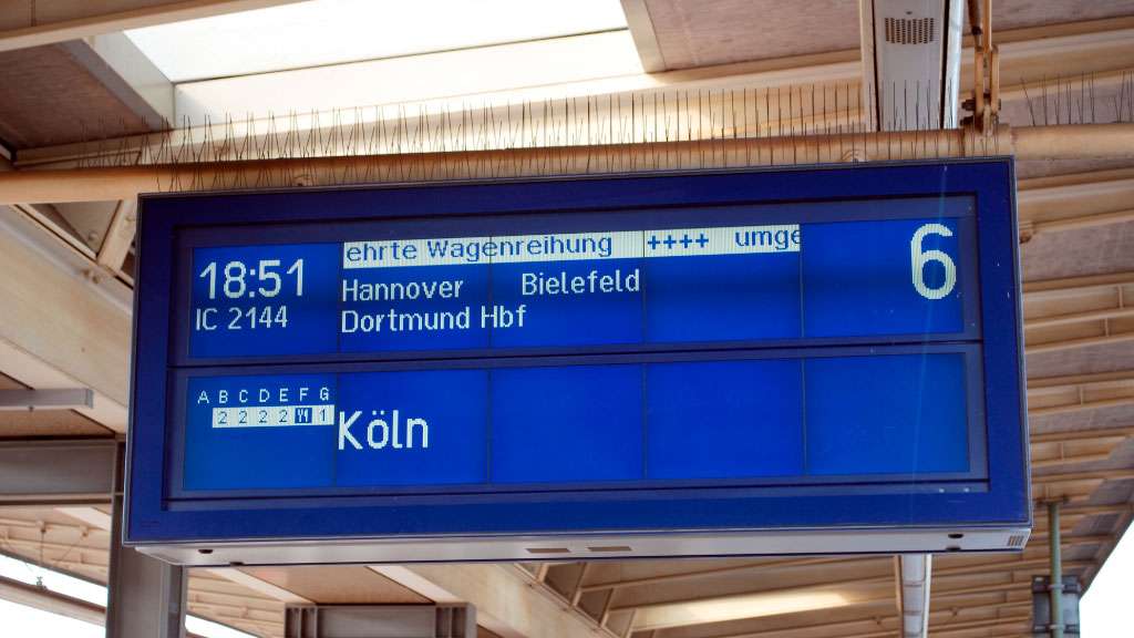 Deutsche Bahn, Infraestructura ferroviaria, Alemania, Transporte ferroviario, Friedrich Merz, Puntualidad ferroviaria, trenes alemanes, ferrocarriles de Alemania, infraestructura ferroviaria alemana, retrasos en Alemania, Patrick Schnieder, Friedrich Merz, DB InfraGo, Philipp Nagl, inversiones ferroviarias Alemania, red ferroviaria alemana, transporte público Alemania, modernización ferroviaria, crisis ferroviaria alemana, FlixTrain, Italo Alemania, por qué los trenes alemanes llegan tarde, crisis de Deutsche Bahn, inversión ferroviaria en Alemania, puntualidad ferroviaria alemana, modernización de la red ferroviaria alemana