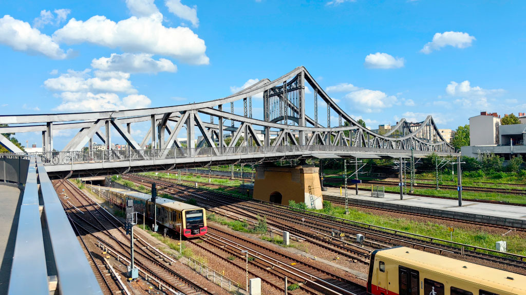 Deutsche Bahn, Infraestructura ferroviaria, Alemania, Transporte ferroviario, Friedrich Merz, Puntualidad ferroviaria, trenes alemanes, ferrocarriles de Alemania, infraestructura ferroviaria alemana, retrasos en Alemania, Patrick Schnieder, Friedrich Merz, DB InfraGo, Philipp Nagl, inversiones ferroviarias Alemania, red ferroviaria alemana, transporte público Alemania, modernización ferroviaria, crisis ferroviaria alemana, FlixTrain, Italo Alemania, por qué los trenes alemanes llegan tarde, crisis de Deutsche Bahn, inversión ferroviaria en Alemania, puntualidad ferroviaria alemana, modernización de la red ferroviaria alemana