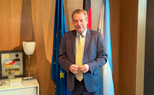 Dieter Lamlé, Alemania, Argentina, Embajada de Alemania, Relaciones argentino-alemanas, Inmigración alemana, Comunidad germano-argentina, Johann Wadephul, Inversiones alemanas, economía argentina, Vaca Muerta, Daimler Truck Argentina, diplomacia alemana, Embajada de Alemania, Dieter Lamlé entrevista, Dieter Lamlé se despide de Argentina, balance de gestión del embajador alemán, relaciones entre Alemania y Argentina 2025, 200 años de inmigración alemana en Argentina, inversiones alemanas en Argentina
