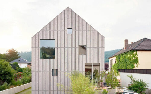 NiTO Holzstein, Construcción sostenible, Alemania, Arquitectura modular, Viviendas de madera, Innovación alemana, Tecnología constructiva, cómo construir una casa en siete días, sistema alemán de construcción en madera, viviendas modulares de madera maciza, construcción sin cemento ni tornillos, tecnología alemana para construir casas