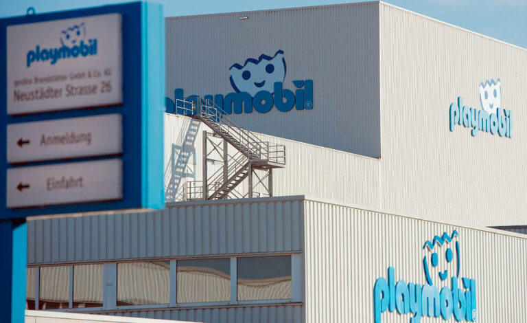 Playmobil, Alemania, industria juguetera, Horst Brandstätter Group, Made in Germany, Industria alemana, República Checa, Malta, Economía alemana, por qué Playmobil deja de fabricar en Alemania, Playmobil traslada su producción a República Checa, cierre de la fábrica de Playmobil, Playmobil abandona la producción alemana, crisis de Playmobil en Alemania