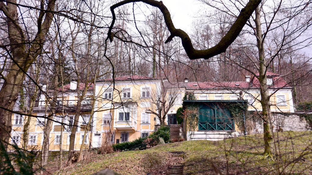 Wolfgang Porsche, Salzburgo, Stefan Zweig, Austria, Porsche, Paschinger Schlössl, Villa Stefan Zweig, Patrimonio cultural, Túnel privado, Volkswagen, Kapuzinerberg, Alemania, Wolfgang Porsche vende la villa de Stefan Zweig, polémica por el túnel privado de Wolfgang Porsche, castillo histórico en Salzburgo sale a la venta, villa de Stefan Zweig en Austria, Paschinger Schlössl y el debate sobre privilegios