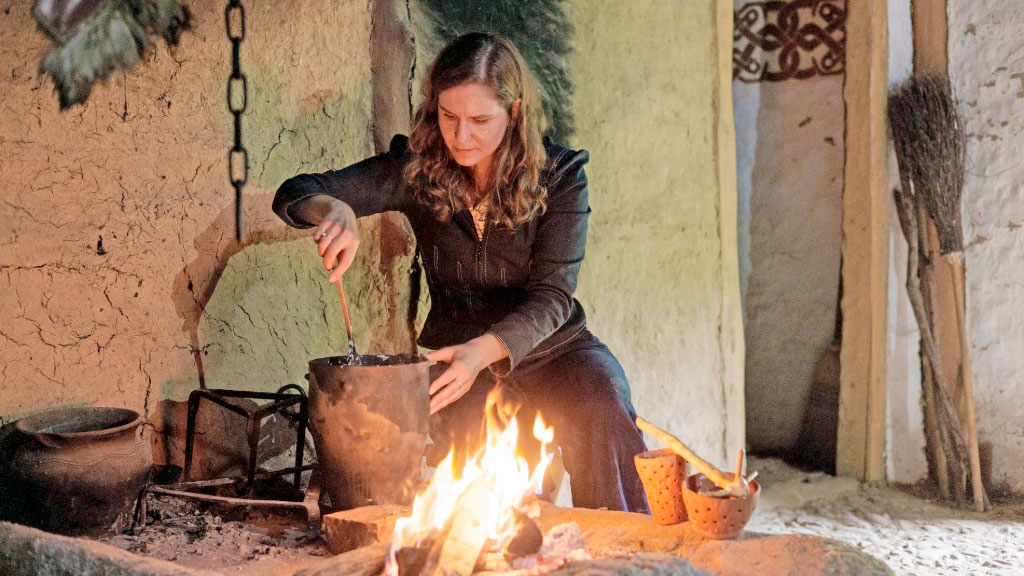 queso, Luise Tiemann, arqueología experimental, Universidad de Múnich, Edad de Piedra, Neolítico, Baviera, Philipp Stockhammer, Historia de la alimentación, Arqueología, Lactosa, Producción de queso, Suiza, Austria, Museo Bajuwarenhof, Cerámica prehistórica, Cómo hacían queso hace 7.000 años, Una arqueóloga alemana recrea técnicas prehistóricas para fabricar queso, El misterio del origen del queso en Europa Central, Qué revelan los recipientes de cerámica sobre la alimentación neolítica, La investigación que busca reconstruir la producción de queso en la Edad de Piedra