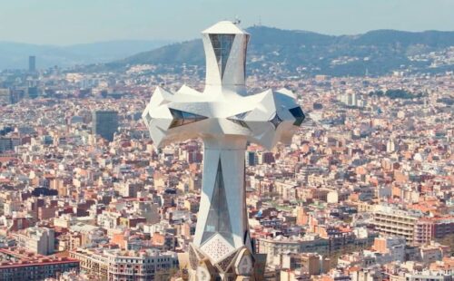 Sagrada Familia, Baviera, Antoni Gaudí, Barcelona, Arquitectura, Alemania, Sagrada Familia Barcelona, cruz bávara, Josef Gartner GmbH, Baviera, Antoni Gaudí, torre de Jesucristo, iglesia más alta del mundo, récord mundial Sagrada Familia, arquitectura alemana, ingeniería alemana, Barcelona, campanario más alto del mundo, cruz de vidrio Sagrada Familia, Gundelfingen an der Donau, patrimonio arquitectónico