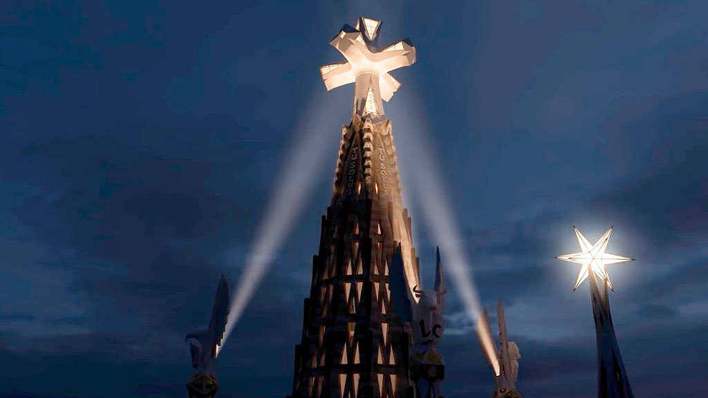 Sagrada Familia, Baviera, Antoni Gaudí, Barcelona, Arquitectura, Alemania, Sagrada Familia Barcelona, cruz bávara, Josef Gartner GmbH, Baviera, Antoni Gaudí, torre de Jesucristo, iglesia más alta del mundo, récord mundial Sagrada Familia, arquitectura alemana, ingeniería alemana, Barcelona, campanario más alto del mundo, cruz de vidrio Sagrada Familia, Gundelfingen an der Donau, patrimonio arquitectónico