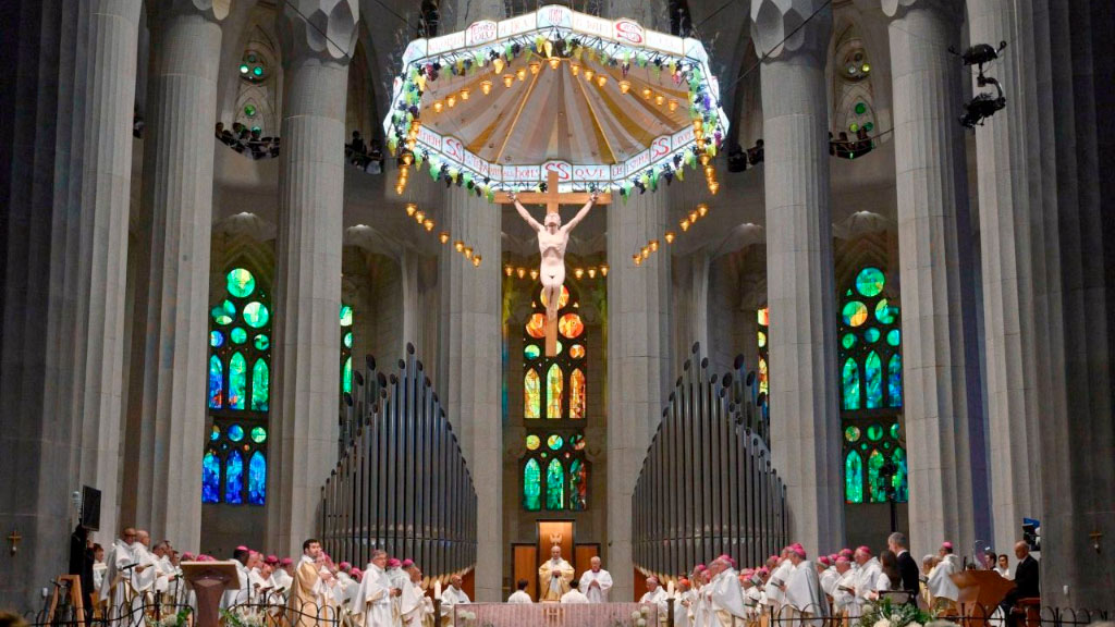 Sagrada Familia, Baviera, Antoni Gaudí, Barcelona, Arquitectura, Alemania, Sagrada Familia Barcelona, cruz bávara, Josef Gartner GmbH, Baviera, Antoni Gaudí, torre de Jesucristo, iglesia más alta del mundo, récord mundial Sagrada Familia, arquitectura alemana, ingeniería alemana, Barcelona, campanario más alto del mundo, cruz de vidrio Sagrada Familia, Gundelfingen an der Donau, patrimonio arquitectónico