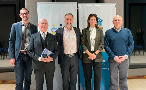 Sociedad Goetheana Argentina, Parlamentarismo alemán, Alemania y Argentina, Ley Fundamental alemana, Bundestag, Senado de Mendoza, Jorge Millán, Andreas Vollmer, Derecho constitucional, Presidencialismo argentino, Democracia parlamentaria, Relaciones argentino-alemanas, 200 años de amistad, Capacitación, Sistemas políticos comparados, Parlamentarismo alemán y presidencialismo argentino: principales diferencias, Programa sobre la Ley Fundamental alemana en Mendoza, La Sociedad Goetheana Argentina analiza el sistema político alemán, Capacitación sobre democracia parlamentaria alemana y presidencialismo argentino, Los 200 años de amistad entre Alemania y Argentina llegan al ámbito académico