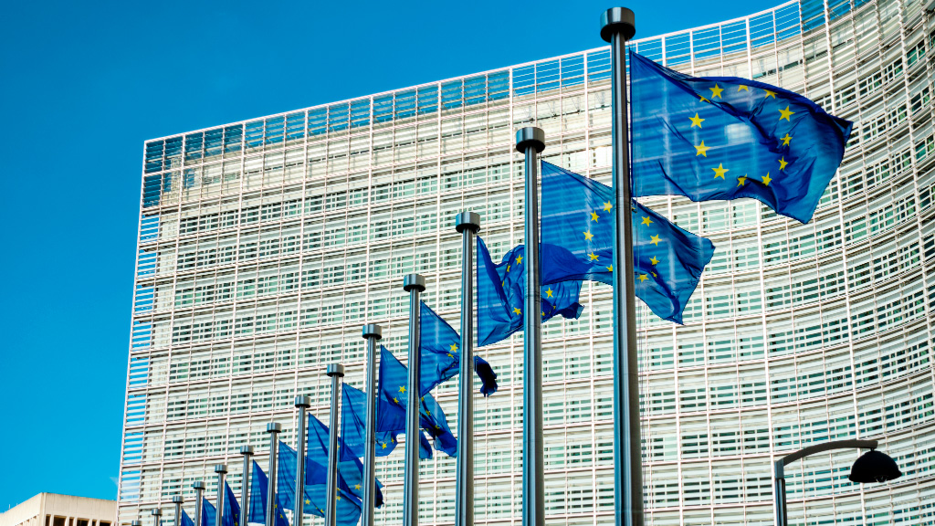 Austria, Redes sociales, Unión Europea, menores de 14 años, prohibición de redes sociales, TikTok, Instagram, Snapchat, Magnus Brunner, verificación de edad, educación digital, alfabetización mediática, protección de menores, ciberbullying, regulación de redes sociales, seguridad digital infantil