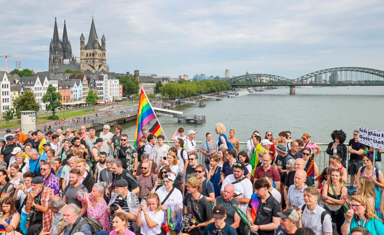 Christopher Street Day, Colonia, Comunidad LGBTQIA+, Alemania, Orgullo LGBTQIA+, Derechos humanos, Herbert Reul, AfD, Diversidad, Igualdad, Derechos civiles, Renania del Norte-Westfalia, Marcha del Orgullo, Marcha del Orgullo de Colonia 2026, Christopher Street Day Colonia, comunidad LGBTQIA+ Alemania, derechos queer Alemania, orgullo LGBTQIA+ Colonia, Alemania y derechos LGBTQIA+