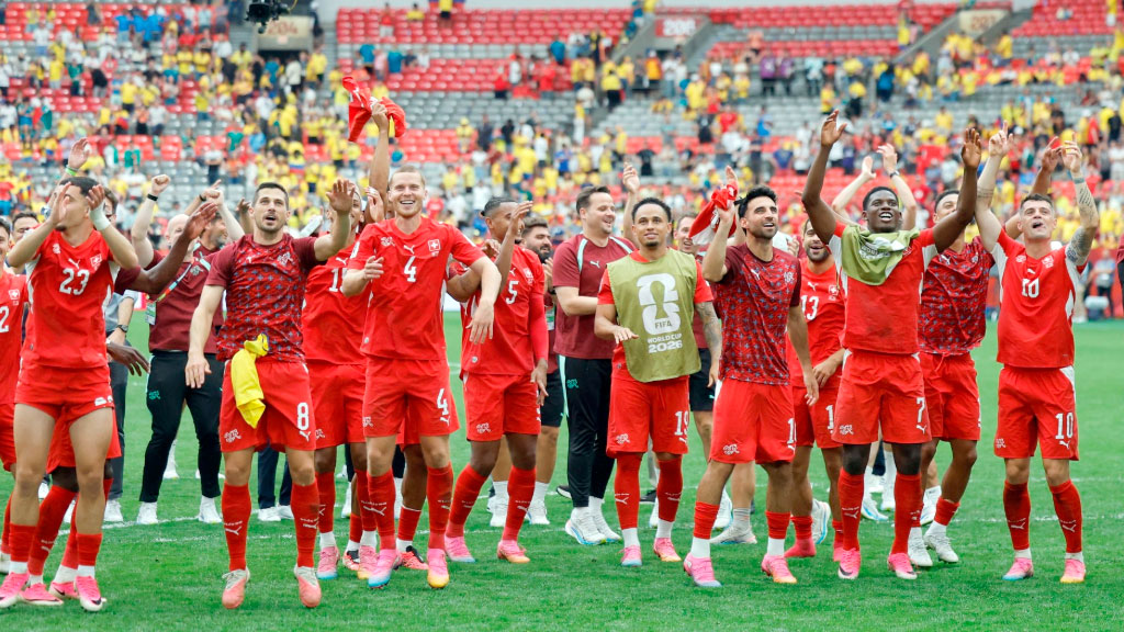 Selección de Suiza, Granit Xhaka, Murat Yakin, selección suiza de fútbol, Suiza en el Mundial 2026, Suiza Mundial 2026, la Nati, Granit Xhaka, Murat Yakin, fútbol suizo, Selección de Suiza historia, Suiza cuartos de final, Suiza Argentina Mundial 2026, Suiza en los Mundiales, generación de Granit Xhaka, formación juvenil en Suiza, cantera del fútbol suizo, Asociación Suiza de Fútbol, Bundesliga y fútbol suizo, futbolistas suizos en la Bundesliga, multiculturalidad en la selección suiza, Breel Embolo, Johan Manzambi, Gregor Kobel, Ardon Jashari, Ricardo Rodríguez, desarrollo del fútbol suizo, Mundial sub-17 de 2009, Suiza sub-17, recambio generacional de Suiza, sistema de formación suizo, selecciones europeas, Mundial de fútbol 2026, cómo Suiza llegó a la élite del fútbol mundial, por qué creció la Selección de Suiza, el camino de Suiza hacia los cuartos de final, influencia de la Bundesliga en la Selección de Suiza, cómo funciona la formación juvenil del fútbol suizo, por qué Suiza dejó de ser una sorpresa, la mejor actuación de Suiza desde 1954, qué cambió en el fútbol suizo, historia de Granit Xhaka con la selección, multiculturalidad en el fútbol de Suiza