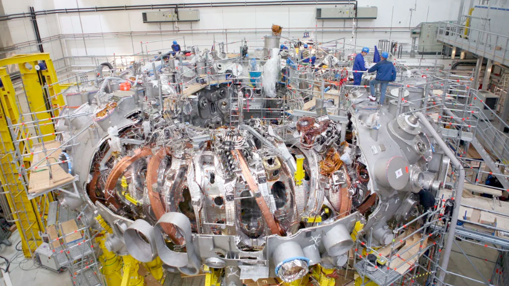 Fusión nuclear, Múnich, Proxima Fusion, Energía, Ciencia y Tecnología, Baviera, reactor de fusión, energía de fusión, Alemania energía, startup alemana, reactor Stellarator, Stellarator, Gundremmingen, Garching, Instituto Max Planck, Francesco Sciortino, Google RWE Proxima Fusion, energía limpia, tecnología nuclear, unicornio tecnológico, inversión en energía, Baviera, cómo funciona un reactor de fusión, qué es un stellarator, diferencia entre fusión y fisión nuclear, futuro de la energía nuclear