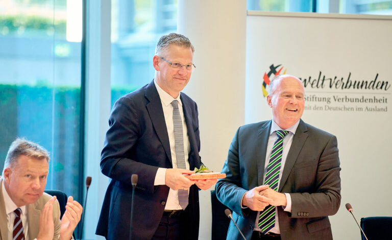 Deutschsprachigen Gemeinschaften, Bundesinnenministerium, Stiftung Verbundenheit, Argentinien, Christoph de Vries, Deutsche Gemeinschaften im Ausland, Auslandsdeutsche, Bürgerdiplomatie, Lateinamerika, Deutschland, Hartmut Koschyk, Deutsche Sprache, deutschsprachige Gemeinschaften, deutsche Gemeinschaften weltweit, Christoph de Vries, Stiftung Verbundenheit, Bundesinnenministerium Gemeinschaften Ausland, Deutsche in Lateinamerika, Auslandsdeutsche, deutsche Sprache weltweit