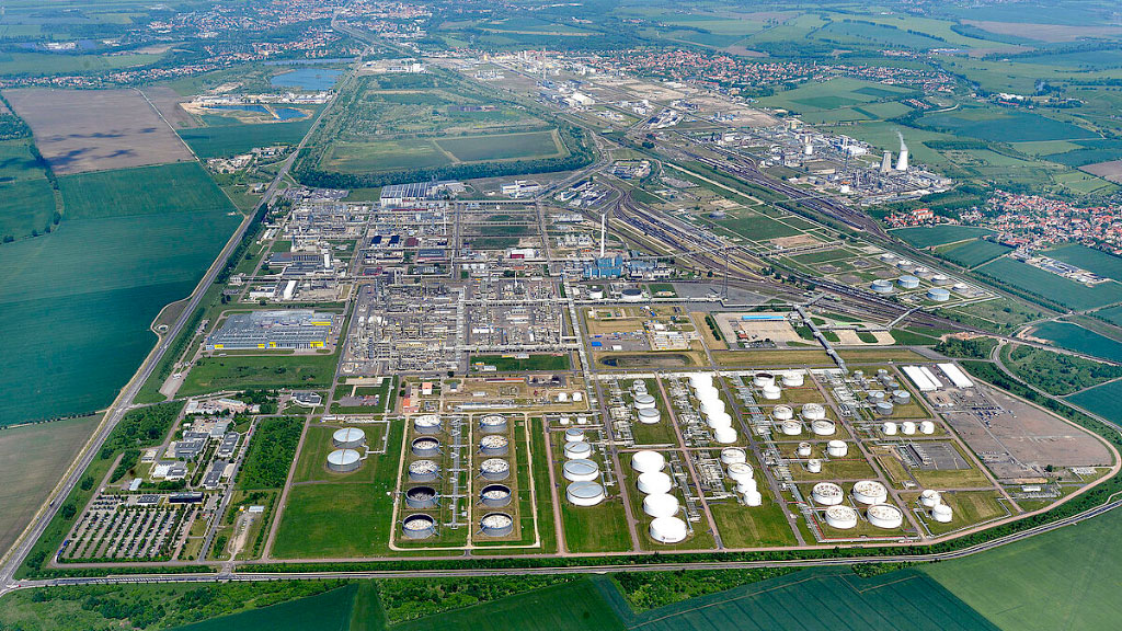 Industria química alemana, Industria farmacéutica, Alemania, industria química del este de Alemania, industria farmacéutica Alemania, inversiones en Alemania, industria alemana, Merz Dessau, VCI Alemania, costos energéticos Alemania, competitividad industrial alemana, química y farmacia Alemania, producción química Alemania, burocracia en Alemania, industria del este alemán
