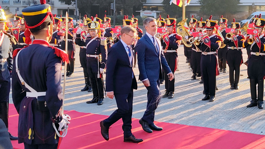 Johann Wadephul, Alemania, Argentina, Relaciones Argentina-Alemania, Embajada de Alemania, Pablo Quirno, Alemania, Argentina, Unión Europea-Mercosur, Minerales críticos, IHRA, Plaza San Martín, Palacio San Martín, Diplomacia, Relaciones exteriores, Comunidad alemana, Cámara Argentino-Alemana, Dieter Lamlé, Johann Wadephul visita Argentina, Alemania fortalece relaciones con Argentina, Alemania y Argentina minerales críticos, Memorándum Alemania Argentina, Wadephul Palacio San Martín, Alemania apoya acuerdo Mercosur Unión Europea, Alemania respalda ingreso argentino a la OCDE, Relaciones diplomáticas entre Alemania y Argentina, Visita oficial del canciller alemán a Buenos Aires