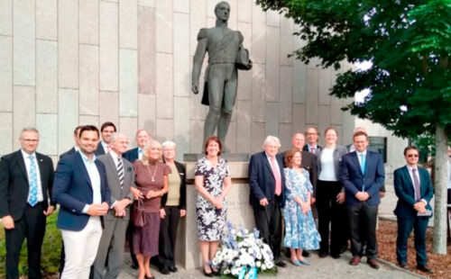 José de San Martín, Berlín, relaciones argentino-alemanas, Embajada Argentina en Alemania, Federación de Asociaciones Argentino-Germanas, Stiftung Verbundenheit, Betina Pasquali de Fonseca, Federico Leonhardt, Monumento a San Martín, Comunidad alemana, Alemania, Argentina, Amistad argentino-alemana, Instituto Ibero-Americano, monumento San Martín Berlín, San Martín Alemania, relaciones Argentina Alemania, Embajada Argentina Berlín, Federación de Asociaciones Argentino-Germanas, Stiftung Verbundenheit, monumento argentino en Berlín, comunidad alemana Argentina