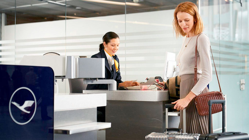 Lufthansa, aerolíneas, low cost, Alemania, SWISS, Turismo, Transporte aéreo, Lufthansa cambio de asiento, Lufthansa check-in, Grupo Lufthansa, SWISS Airlines, Austrian Airlines, Brussels Airlines, Discover Airlines, vuelos de larga distancia, selección de asiento, aerolíneas tradicionales, aerolíneas low cost, transporte aéreo, tarifas aéreas, pasajeros Lufthansa, cargos adicionales aerolíneas, ancillary revenues, industria aeronáutica, Europa aviación, Lufthansa cobra por cambiar asiento, nueva tarifa Lufthansa, elegir asiento Lufthansa, Lufthansa vuelos internacionales, Lufthansa nuevos cargos, diferencias entre Lufthansa y low cost