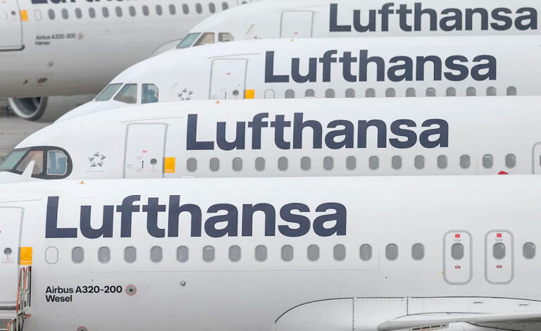 Lufthansa, aerolíneas, low cost, Alemania, SWISS, Turismo, Transporte aéreo, Lufthansa cambio de asiento, Lufthansa check-in, Grupo Lufthansa, SWISS Airlines, Austrian Airlines, Brussels Airlines, Discover Airlines, vuelos de larga distancia, selección de asiento, aerolíneas tradicionales, aerolíneas low cost, transporte aéreo, tarifas aéreas, pasajeros Lufthansa, cargos adicionales aerolíneas, ancillary revenues, industria aeronáutica, Europa aviación, Lufthansa cobra por cambiar asiento, nueva tarifa Lufthansa, elegir asiento Lufthansa, Lufthansa vuelos internacionales, Lufthansa nuevos cargos, diferencias entre Lufthansa y low cost
