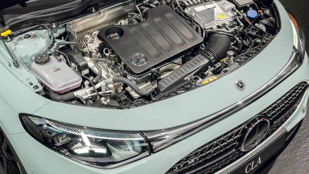 Mercedes-Benz, Geely, industria automotriz, Mercedes-Benz CLA 2025, Mercedes CLA Hybrid, motor M252, Geely Mercedes-Benz, Aurobay, HORSE Powertrain, motor desarrollado en China, Mercedes-Benz y Geely, industria automotriz, automóvil híbrido, motor turbo 1.5, electrificación Mercedes-Benz, alianza Mercedes-Geely, motores híbridos, Mercedes CLA nuevo