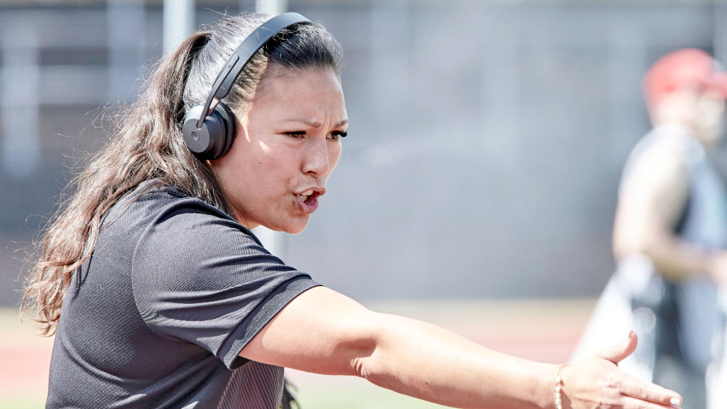 NFL, Alemania, Fútbol americano, Indianapolis Colts, entrenadora alemana, mujeres en la NFL, Harriet P. Irsay Fellowship, football americano Alemania, coach NFL, defensive backs, Super Bowl LXI, Nadine Nurasyid, entrenadora alemana NFL, mujer coach NFL, Indianapolis Colts entrenadora, Harriet P. Irsay Fellowship, alemana en la NFL, mujeres entrenadoras NFL, primera alemana NFL