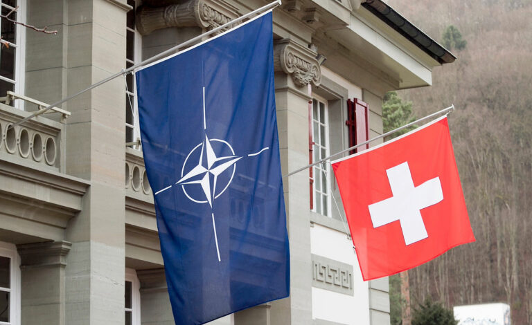 Suiza, OTAN, Ammunition Support Partnership, Política de defensa, neutralidad suiza, NSPA, compra conjunta de municiones, Agencia de Apoyo y Adquisiciones de la OTAN, política de defensa suiza, cooperación con la OTAN, industria de defensa suiza, Consejo Federal suizo, Ammunition Support Partnership, seguridad europea, ¿Suiza ingresó a la OTAN?, Suiza y la OTAN, neutralidad de Suiza, Suiza compra municiones OTAN, NSPA Suiza, cooperación militar Suiza OTAN