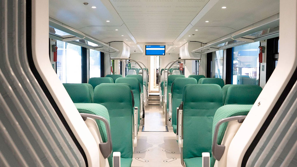 tren de hidrógeno, Stadler, Suiza, Cerdeña, ARST, Hidrógeno verde, Movilidad sostenible, Ferrocarriles, Innovación ferroviaria, Transporte ferroviario, Italia, Primer tren de hidrógeno de vía estrecha, Tren de hidrógeno de Stadler, Hidrógeno verde en ferrocarriles, Cómo funciona un tren de hidrógeno, Trenes sin emisiones, Ferrocarriles sostenibles en Europa, Tecnología ferroviaria suiza, Innovación ferroviaria en Suiza