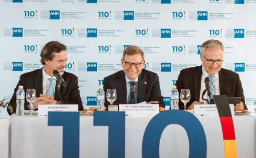 AHK Argentina, Johann Wadephul, Cooperación económica, Cámara Argentino-Alemana, Alemania, Argentina, Relaciones bilaterales, Empresas alemanas, Inversiones, Comercio bilateral, Eduardo Gorchs, Aleksandar Medjedovic, Comunidad alemana, Johann Wadephul visitó la AHK Argentina, AHK Argentina recibió al ministro alemán, Empresas alemanas invierten en Argentina, Cooperación económica entre Alemania y Argentina, Cámara Argentino-Alemana inversiones, Relaciones comerciales Alemania Argentina