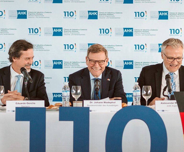 AHK Argentina, Johann Wadephul, Cooperación económica, Cámara Argentino-Alemana, Alemania, Argentina, Relaciones bilaterales, Empresas alemanas, Inversiones, Comercio bilateral, Eduardo Gorchs, Aleksandar Medjedovic, Comunidad alemana, Johann Wadephul visitó la AHK Argentina, AHK Argentina recibió al ministro alemán, Empresas alemanas invierten en Argentina, Cooperación económica entre Alemania y Argentina, Cámara Argentino-Alemana inversiones, Relaciones comerciales Alemania Argentina