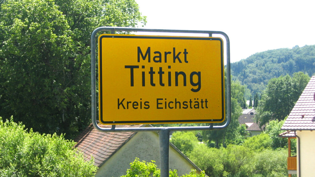 02_titting_