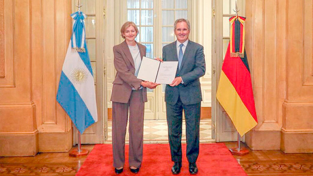 Catalina Cullas, Deutschland, Argentinien, Beziehungen zwischen Argentinien und Deutschland, deutsch-argentinische Beziehungen, deutsche Investitionen in Argentinien, deutsche Unternehmen in Argentinien, EU-Mercosur, EU-Mercosur-Abkommen, Deutschland-Mercosur, Vaca Muerta-Deutschland, deutsche Investitionen, Zusammenarbeit zwischen Deutschland und Argentinien, deutsch-argentinische Gemeinschaft, Deutsche Botschaft in Argentinien, Catalina Cullas, deutsche Botschafterin in Argentinien, Beziehungen zwischen Deutschland und Argentinien, deutsche Investitionen in Argentinien