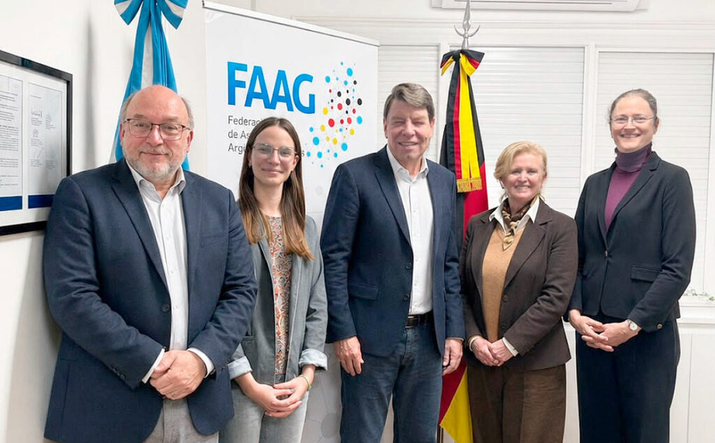 FAAG, Raíces Alemanas en Tandil, Transilvania, Federación de Asociaciones Argentino-Germanas, FAAG Argentina, Raíces Alemanas en Tandil, Elisabeth Malanchuk Samek, alemanes en Rumania, comunidad alemana en Rumania, Transilvania, sajones de Transilvania, comunidades germanoparlantes, Foro Democrático de los Alemanes en Rumania, intercambio argentino-alemán, cultura alemana en Argentina, jóvenes argentino-alemanes