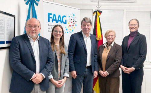 FAAG, Raíces Alemanas en Tandil, Transilvania, Federación de Asociaciones Argentino-Germanas, FAAG Argentina, Raíces Alemanas en Tandil, Elisabeth Malanchuk Samek, alemanes en Rumania, comunidad alemana en Rumania, Transilvania, sajones de Transilvania, comunidades germanoparlantes, Foro Democrático de los Alemanes en Rumania, intercambio argentino-alemán, cultura alemana en Argentina, jóvenes argentino-alemanes
